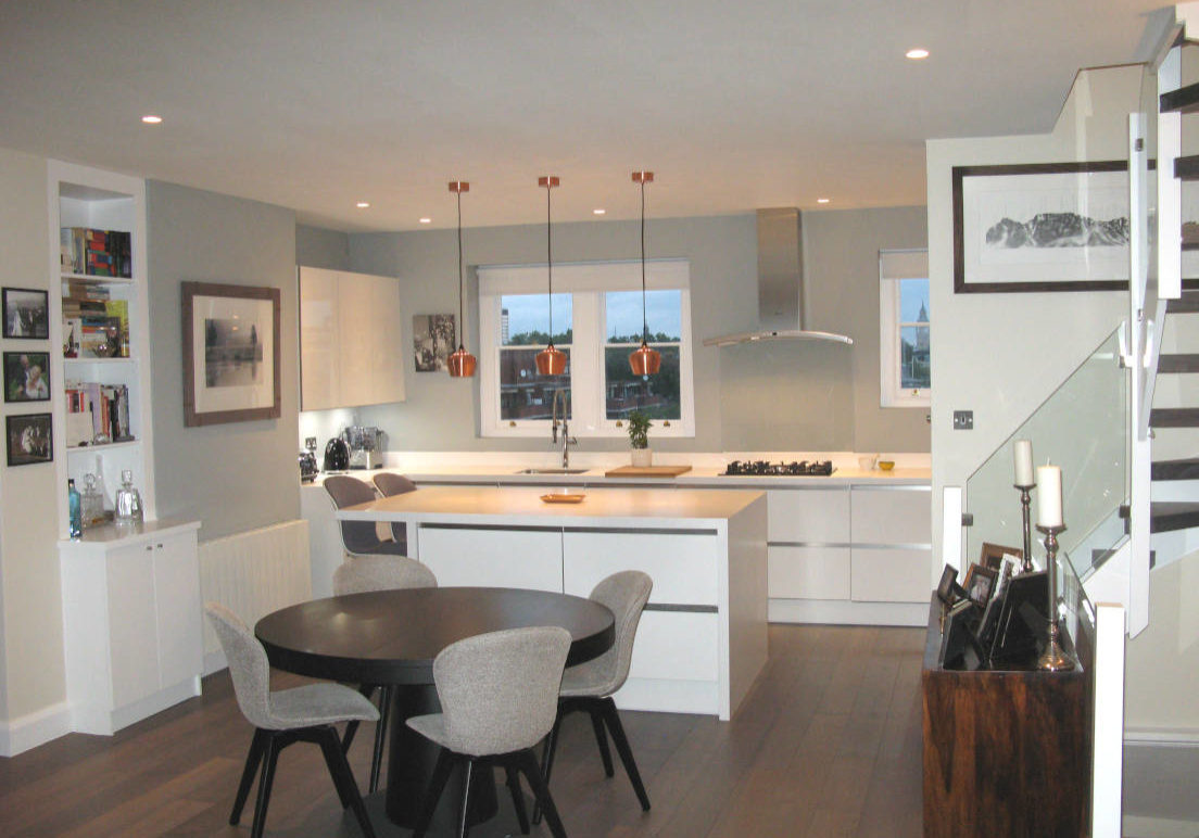 White-High-Gloss-Kitchen-Installation