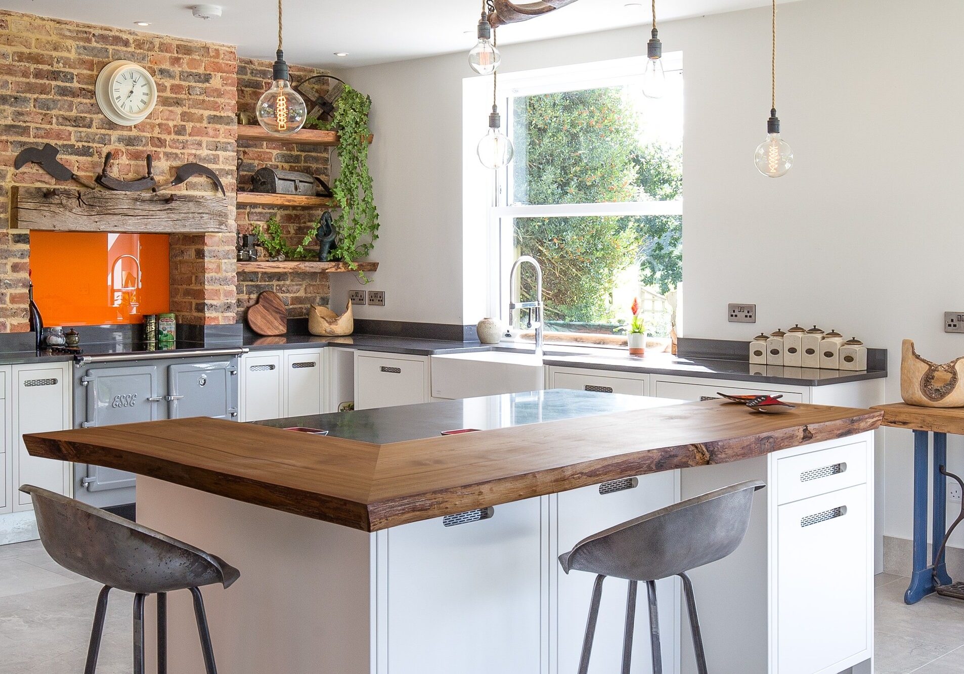 Broom Hill, Battle Modern kitchen island